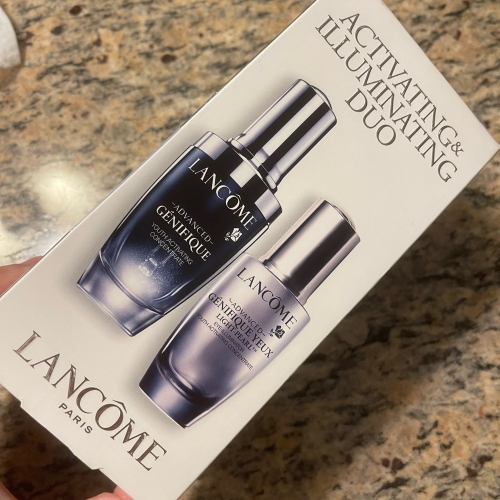Lancôme
Advanced Génifique
Activating and Illuminating
Duo